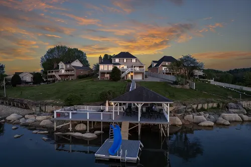 Boone Lake Haven with kayaks