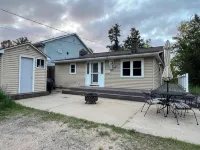 Beach Front Cottage - Lake Superior - 4-Star
