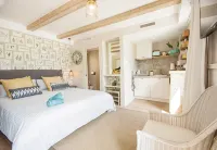 The Beach House Studios & Suites