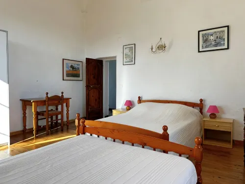 independent apartment on the second floor of a historic house in Monticello - Homestays