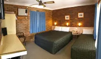 Peter Allen Motor Inn