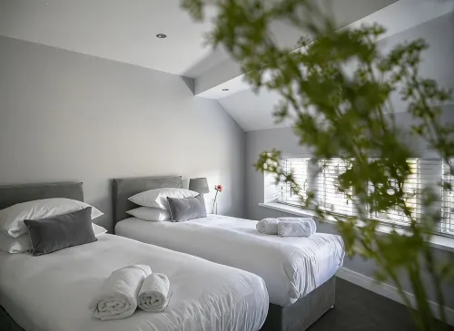 A spacious and stylish 2 bedroom, 2 bathroom duplex apartment - Wifi