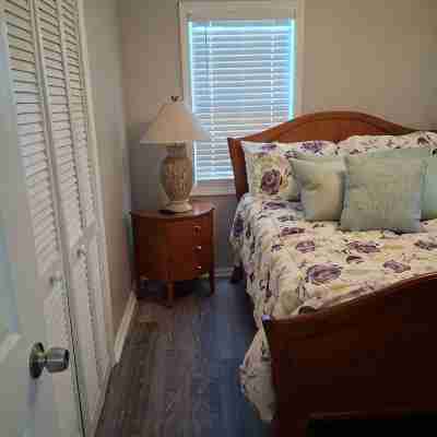 ABM Southern Vacation Rental 3-bedroom house in marvelous Savannah with WiFi Rooms