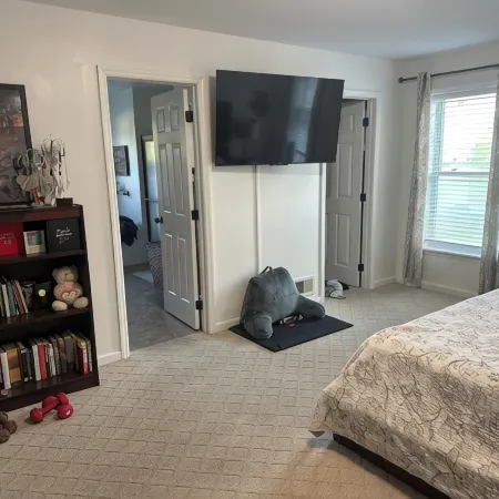 Huge Family Home; Centrally Located in the Capital Region!!!