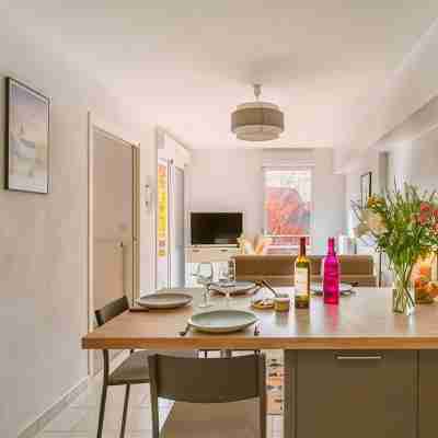 Cosy Apartment with Large Balcony and Private Parking Others