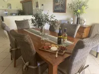 Private mooring with access to the main river, just 75 metres away. Hotels in Renmark
