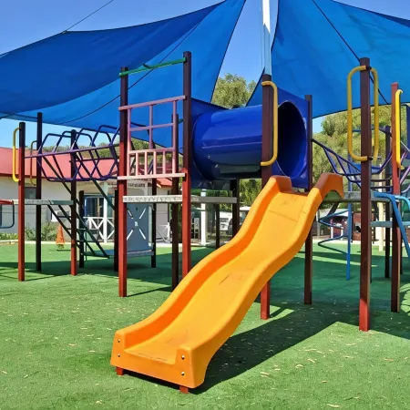 Emu Beach Chalets