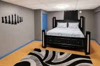 Serene Family Home: Sleeps 16! - 2-Star