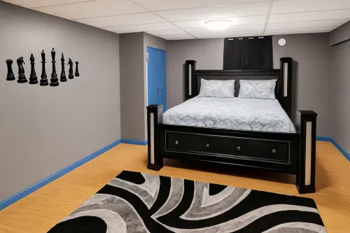 Serene Family Home: Sleeps 16!