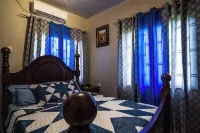 Comfortable 3-bedroom house AC TV in rooms WiFi laundry fully equipped kitchen - 2-Sterne