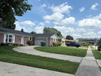 VRBO in the heart of Speedway. Hotels in Speedway