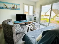 Sea view villa, sleeps 4. 아스넬레스 호텔