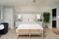 New King Suite:  In a beautiful location, with a beautiful design! - Wifi