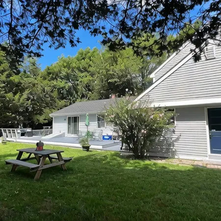 Great location! Short walk to the beach, 5min drive to center! A lot of capacity