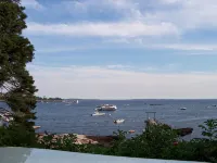 Come and enjoy our Boothbay Cottage - balcony