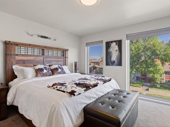 Charming Downtown Townhome in Cheyenne with WiFi & Central AC!