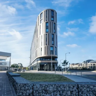 Radisson Hotel Reims Hotel berhampiran Foujita Chapel