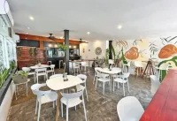 Surf Ranch Tamarindo - พร้อมอาหารเช้า