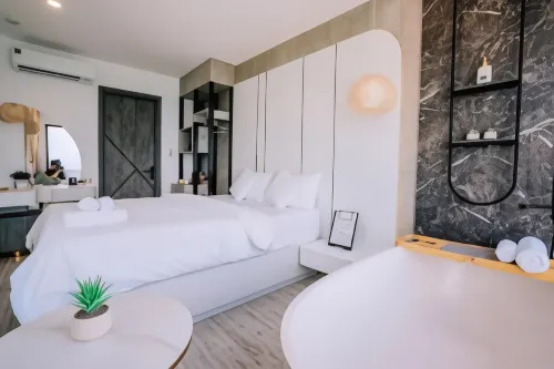 New Moon Hotel - parcheggio