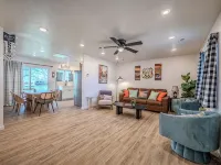 Adventure on Historic Route 66! Brand new renovation! Hotels in Laclede County