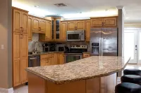 Quiet home with Salt Water Heated Pool, next to Largo Golf Course & IRB!