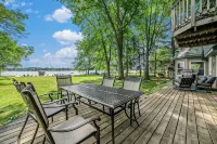 Family Fun on Otsego Lake - HUGE yard, kayaks, paddleboards, zip line and more! - 民宿