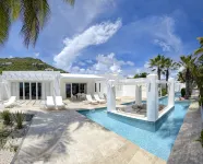 LITERALLY OCEANFRONT VILLA ALABASTER, DAWN BEACH w private pool ~ Owners' site - Villas