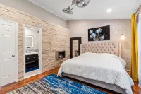 Luxurious home with golf course view, deck, grill, Peloton! King size bed. - Kuntosalit