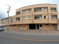 Apartahotel Los Cerezos Hotels near Benito Salas Airport