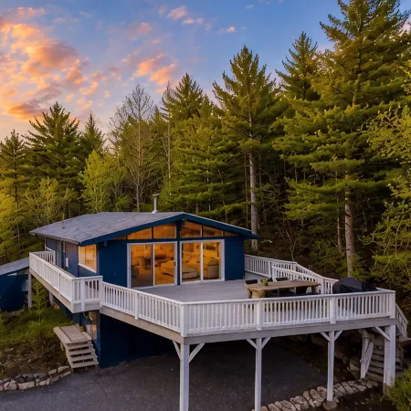 Mountain Home • Gunstock Views • Pet-Friendly