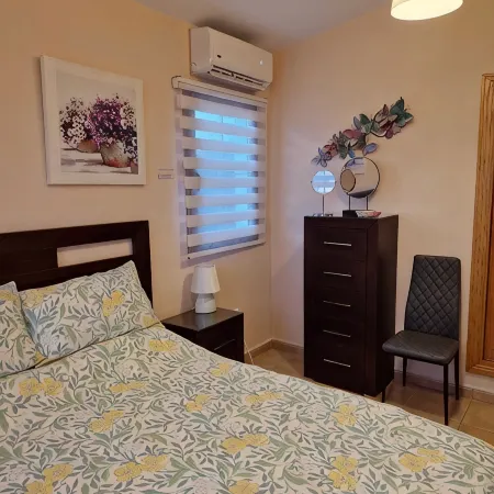 Luxury 3 bedroom villa overlooking golf course with private pool and Wi-fi