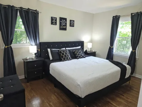 Charming 2-bedroom house with WiFi, AC in enjoyable Columbia - 2-Star