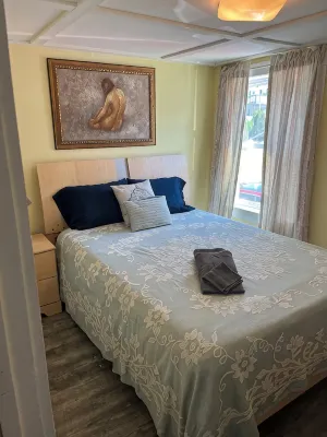 Enjoy a 3-bedroom vacation home steps to the Beach and Hampton Beach State Park - 방갈로