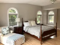 Private Cape Rental 1 Mile from the Beach! - 3 tähden