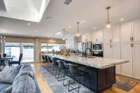 Fletcher Hills luxury, Sunset View, 4 BR, Saltwater Pool and Spa - 4 stjerner