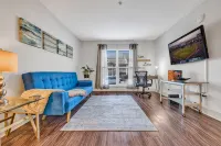 Golden Suite byTruist Park | Ideal For Long Stay - Condos
