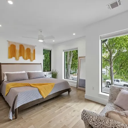 Luxury Escape in Austin’s Iconic Bouldin Creek Perfect Location + Private Pool!