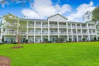 Golf Course View Condo with Pool - Wifi