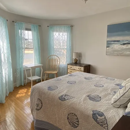 Belle of the Beach: 30 ft to Gorgeous Private Beachfront Home Sleeps up to 13