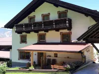 Ferienhof Fürruter, free Wi-Fi, 3 bedrooms, up to 6 persons Hotels in Sautens