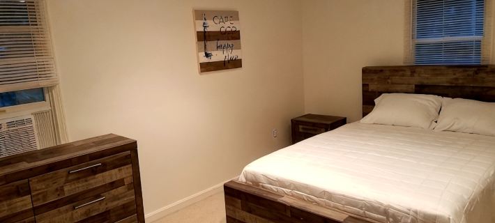 Beautiful Cape Home Steps to Santuit Pond /Boating, Swimming, Fishing Hotels in Mashpee