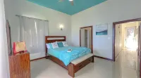 Family-sized villa- 5 mins from secluded beach! 10 mins from city centre! - 3-Star