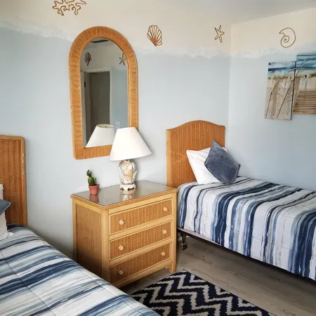 ANASTASIA ISLAND BEACH&POOL, 5 MIN WALK IN THE HEART OF ST.AUGUSTINE BEACH