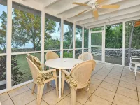 Ixora East - Beach access with great snorkeling spot Hotels in George Town