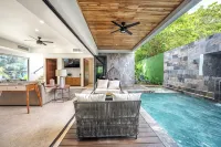 Brand New Luxury Villa on the South End of Jaco Beach, Steps from the Beach! - فلل