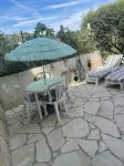 In villa, duplex 42 M2 center for 4 open terrace / garden parking space