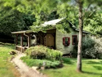 Zen Mountain Cabin: Forest-Bathing & Private Waterfall in Wine Country - 2-Star