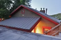 GREAT OLD TOWN LOCATION- SKI TO TOWN LIFT & STEPS TO MAIN ST! - 2-stjärniga