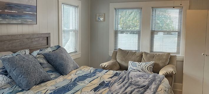 Ocean Breeze -Dog Friendly Cottage Steps 2 Beach Sleeps 4 - 100 Yards to Beach! Hotels in Hampton