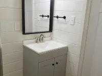 Hidden Jewell Studio Suite #4 - 2Bd/1BA Kitchenette & Washer/Dryer on Outlaws Hotels in Tug Hardee